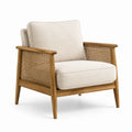 Poltrona in legno con schienale in rattan e cuscini in poliestere crema